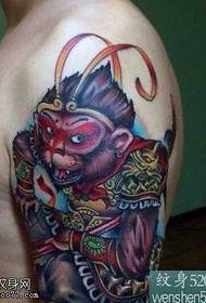 Patrón de tatuaje de brazo grande color Sun Wukong