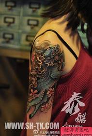 meitenes roka klasisks izskatīga krāsa vienradzis tetovējums modelis