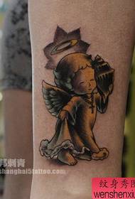 lindo patrón de tatuaje de angelito 151906: la cintura de la niña es un hermoso patrón de tatuaje de ala de hada