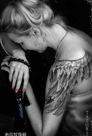Model de tatuaj înger braț mare