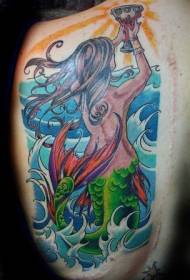 balikat ng kulay ng balikat na may grail tattoo na larawan