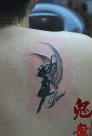 肩部时尚好看的天使翅膀纹身图案