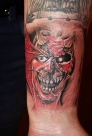 Skummelt rødt glødende djevel tatoveringsmønster