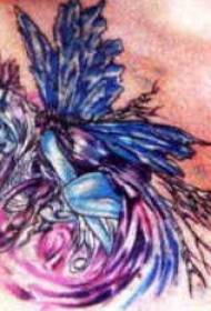 Patrón de tatuaje de elfo azul en fondo púrpura