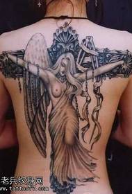 Engel tatoveringsmønster med ryggen bundet til korset