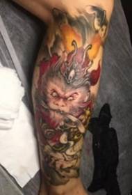 група борба срещу Буда Оценка на татуировките на Sun Wukong и рисунки на линии