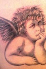 Класичен шеф на тетоважа со мал ангел
