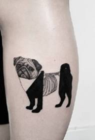 Kreativna, potpuno crna tetovaža kombinacije životinja