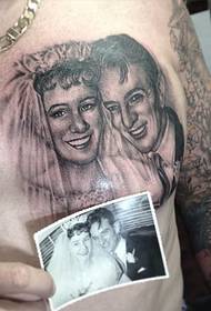 Tatuaż portretu Jamesa Deana na udzie
