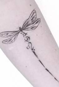 Tatuagem Simples Preto E Cinza - padrão pequeno e simples de tatuagem de linha cinza preto, adequado para homens e mulheres
