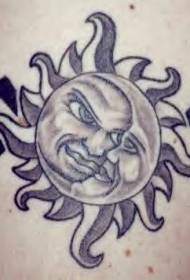tillbaka svartvita tatueringsmönster för sol och måne