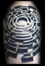 Zdjęcia kreatywnego tatuażu z kreatywnym i kreatywnym wzorem tatuażu labiryntowego