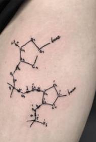 vīriešu rokas uz melnas līnijas radoša ķīmiskā elementa tetovējuma attēls