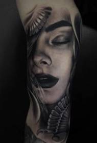 a wave of high-quality European and American realistic black gray tattoo pictures