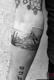 drenge på armen på det sorte grå punkt tornefærdigheder geometriske linjer landskab tatovering billeder