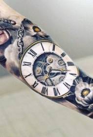 több fekete tetoválás vázlattechnika az órákon