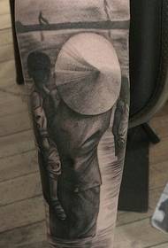 dy fotografi të zeza dhe gri secila nga tatuazhet Totem