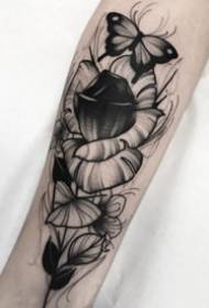 18 glīts tumši pelēks radošs tetovējums