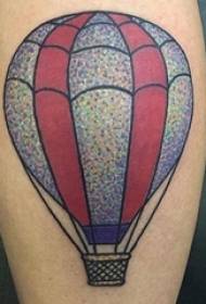 chlapci stehná maľované geometrické línie teplovzdušný balón tetovanie obrázky