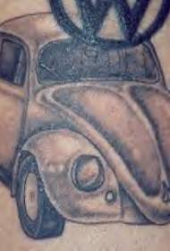 классикалық Volkswagen қоңызының көлігі қара түсті тату-сурет
