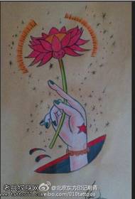 Klasický malovaný ruční lotus tetování vzor