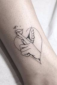 simples líneas negras que expresan un rico significado Tatuaje