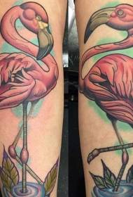 қолмен боялған әдемі фламинго татуировкасы