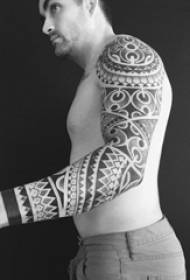 Tribal Totem Tattoo Variety Simple Line Tattoo Sketch Tribe Totem tattoo domineering picture