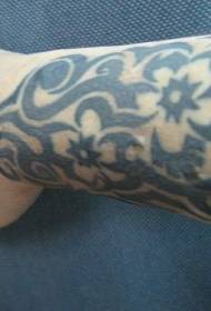 tribal štýl čierny plameň tetovanie vzor