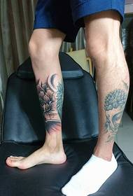 men's legs personality Totem tattoo pattern