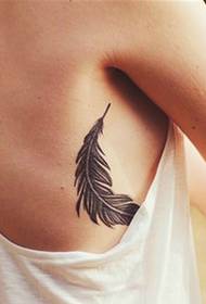 new fashion lookable Small feather tattoo pattern