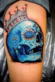χρώμα κορώνα και μπλε μοτίβο τατουάζ κρανίο