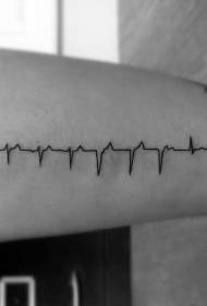 musta viiva EKG-tatuointikuvio