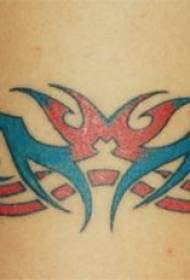 modré a červené kmeňové logo tetovanie vzor
