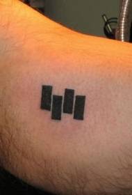 mazs melns minimālisma kvadrātveida tetovējuma raksts