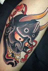 Japanski stil oslikao je tradicionalni prajna tetovaža uzorak
