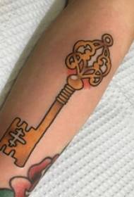 braç de nena pintat clau abstracte geomètrica de la línia abstracta del tatuatge