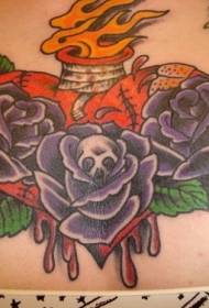 талия оцветено свещено сърце с модел на татуировка на роза