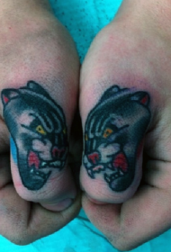пръстен оцветен черен модел на татуировка на пантера