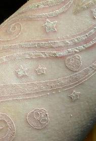 vitt bläck pentagram tatuering