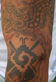 patrón de tatuaxe de tótem azteca negro