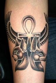 Чорний єгипетський кумир і хрест татуювання візерунок