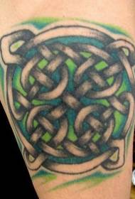 zaļš ķeltu mezglu tetovējums