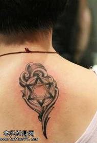 назад тенденция популярной шестиконечной звезды татуировки