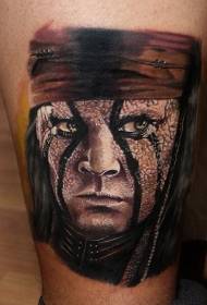 patrón de tatuaje de retrato realista de color de pierna