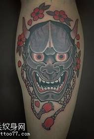 Прашка маска тетоважа на теле
