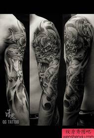 Roku populārs super skaists Raytheon tetovējums modelis