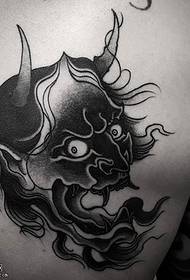ramen crno-bijeli uzorak tetovaža