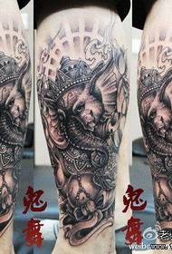 腿部流行经典的的黑白象神纹身图案