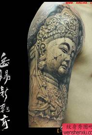 braso klasikong bato larawang inukit sa pattern ng tattoo ng Buddha